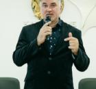 Стоит ли скандалить? Нет . Хорошие мальчики не злятся...